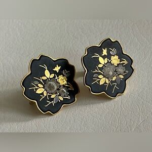 Vintage Amita Damascene Gold cherry blossom floral screw back earrings Japan